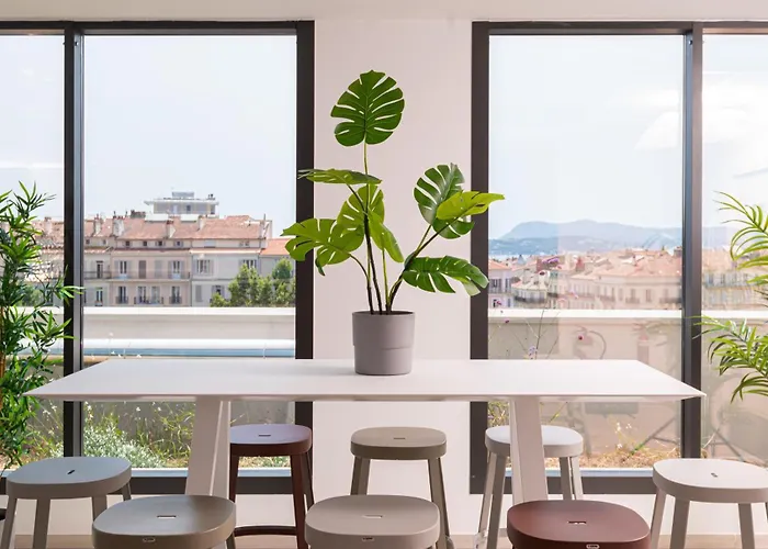 Privilodges Centre Gare Apartahotel Tolón