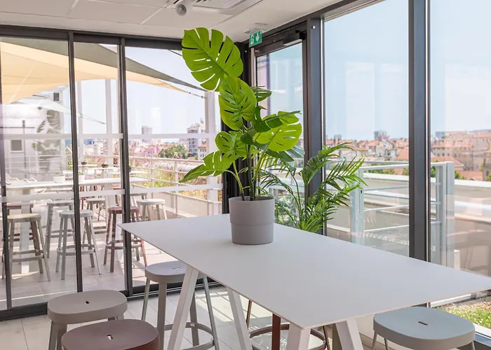 Privilodges Centre Gare 3* Tolón